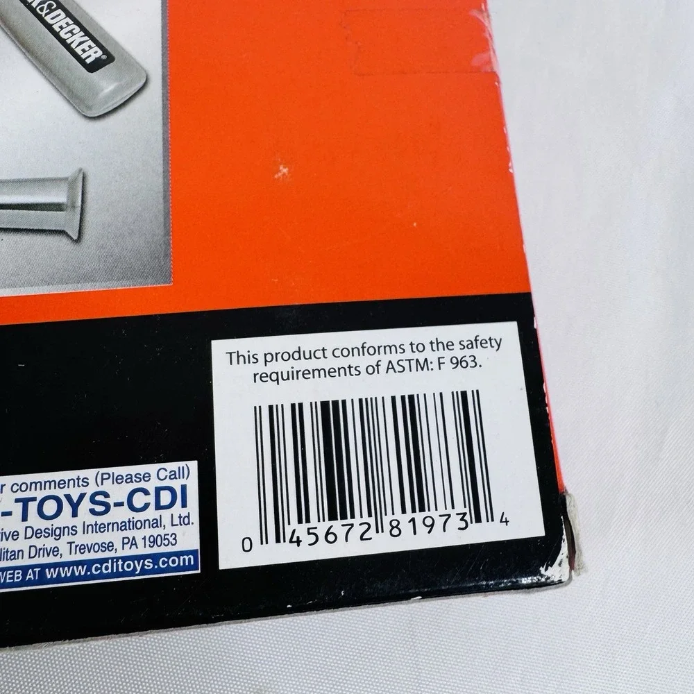 Black + Decker 10-Piece Junior Tool Set‎ Hammer Screwdriver Wood Screws